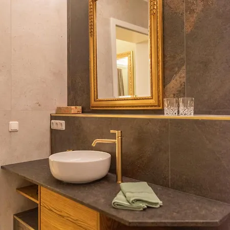 Aparthotel Wallhof- Location *